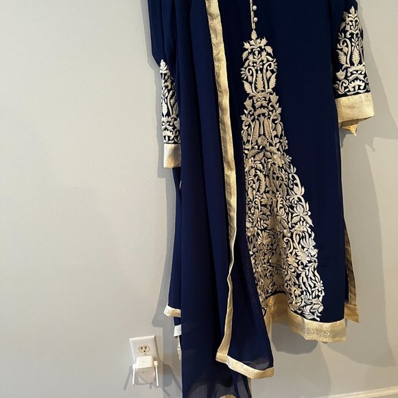 Indian tradition suit , kameez set , in Royal Blue, size 40 - Picture 7 of 8